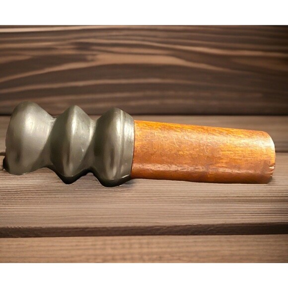 P S Olt Squirrel Call Model B-10 Pekin Illinois Vintage Wood Rubber Hunting - Picture 2 of 5